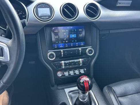 Used 2018 Ford Mustang GT Premium w/ Black Accent Package RWD image 4