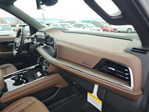 New 2026 Chevrolet Suburban High Country image 28