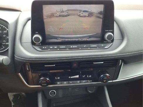 Certified 2022 Nissan Rogue SV FWD image 14
