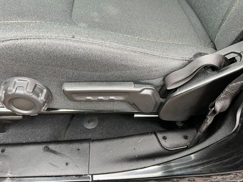 Used 2025 Jeep Wrangler Sport S image 23