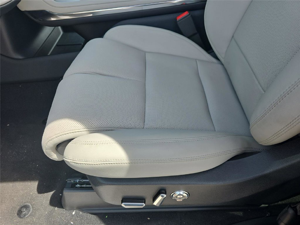New 2026 Lincoln Navigator Premiere AWD/4WD image 15