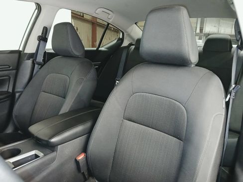 Used 2025 Nissan Altima 2.5 SV FWD image 10