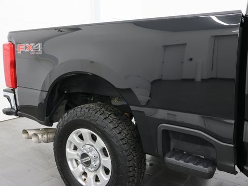Used 2023 Ford F250 XLT w/ FX4 Off-Road Package image 25