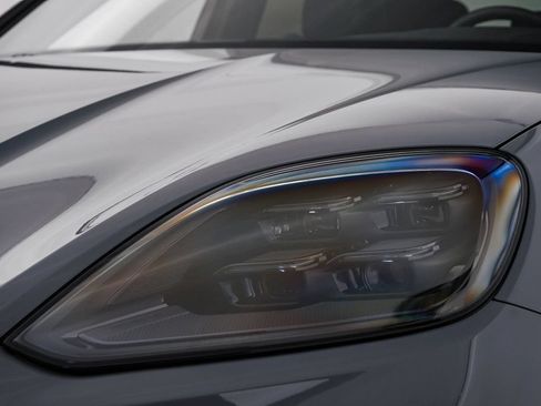 Certified 2026 Porsche Cayenne Coupe AWD/4WD image 7
