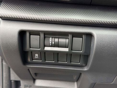 Used 2020 Subaru Crosstrek 2.0i Premium image 27