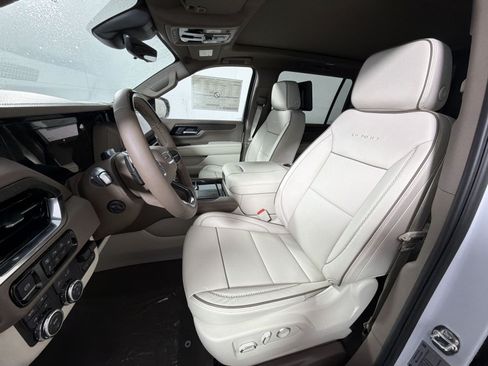 New 2026 GMC Yukon XL Denali w/ Denali Reserve Package AWD/4WD image 13