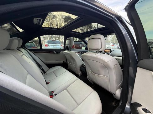 Used 2011 Mercedes-Benz C 300 4MATIC Sedan image 8