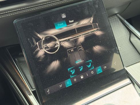 New 2026 Cadillac Escalade Luxury w/ Touring Package image 32