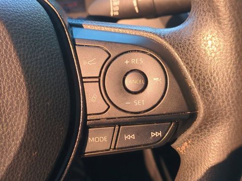 Used 2021 Toyota Corolla LE image 28