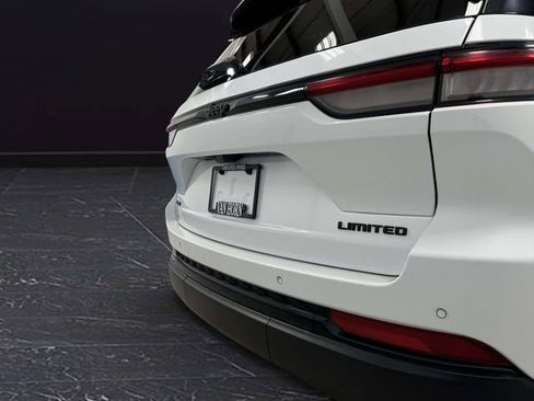 Used 2023 Jeep Grand Cherokee Limited w/ Luxury Tech Group II image 34