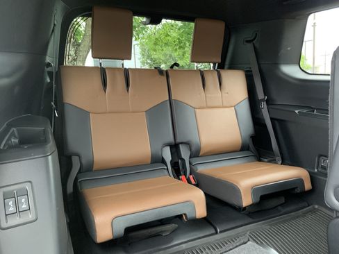 Used 2024 Lexus GX 550 w/ Accessory Package (2T) AWD/4WD image 33