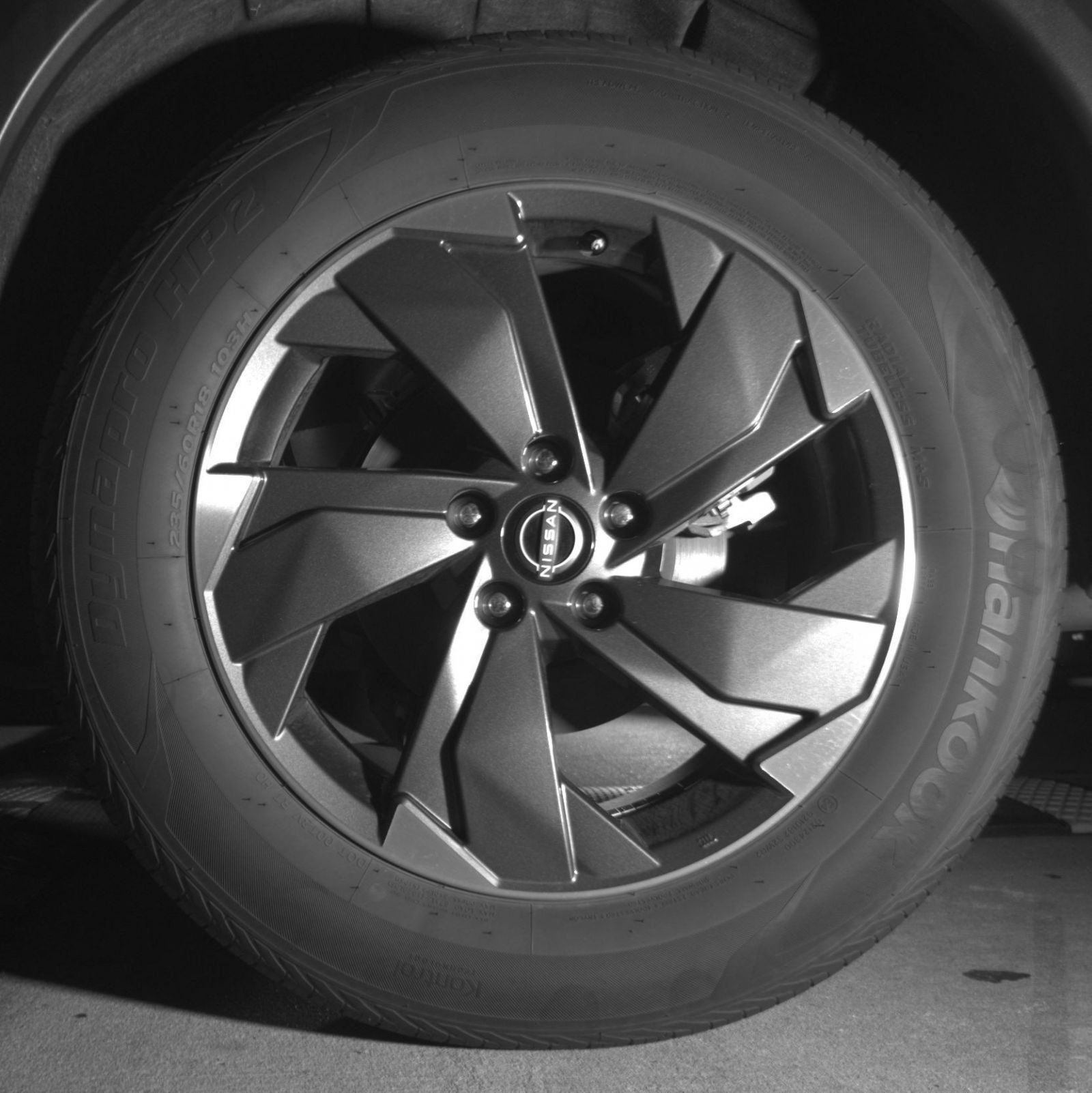 Used 2025 Nissan Rogue SV AWD/4WD image 16