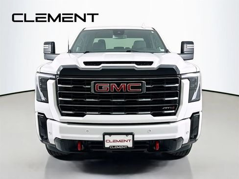 Used 2025 GMC Sierra 2500 AT4 AWD/4WD image 3