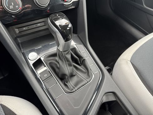 Certified 2025 Volkswagen Taos S image 15