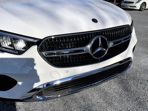 Used 2025 Mercedes-Benz GLC 300 4MATIC image 5