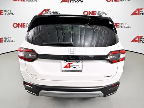 Used 2025 Honda Pilot Touring image 6