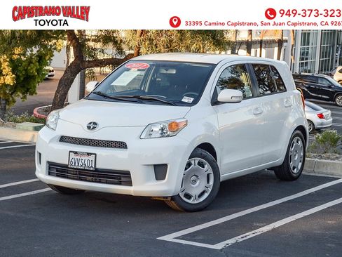 Used 2012 Scion xD image 1