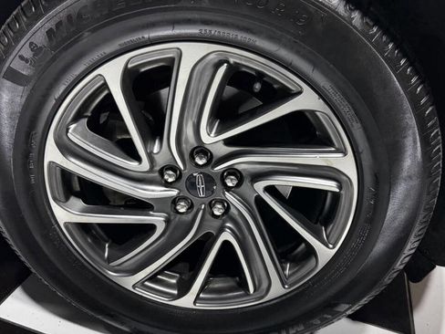 Used 2021 Lincoln Aviator AWD image 27