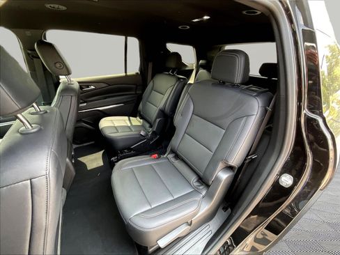 Used 2026 Chevrolet Traverse LT AWD/4WD image 22