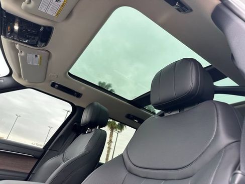 New 2026 Land Rover Range Rover SE AWD/4WD image 13