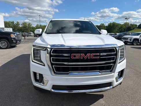 Used 2024 GMC Yukon SLT w/ SLT Luxury Package AWD/4WD image 6