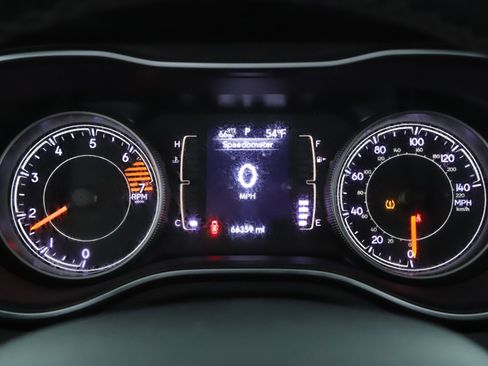 Used 2019 Jeep Cherokee Latitude Plus image 10