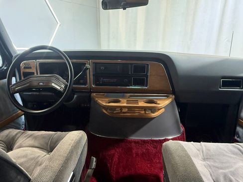 Used 1988 Ford E-150 and Econoline 150 RWD image 16