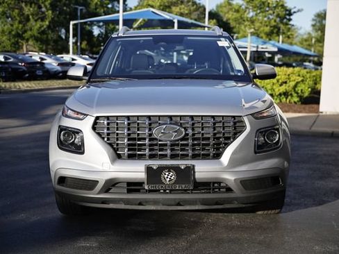 Used 2025 Hyundai Venue SEL FWD image 13