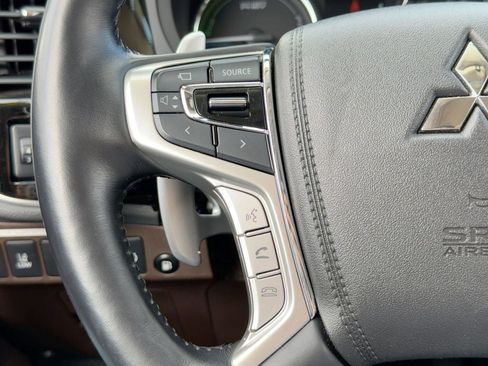 Used 2018 Mitsubishi Outlander SEL image 15