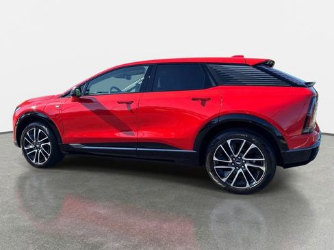Certified 2025 Cadillac Optiq Sport 2 AWD/4WD image 3