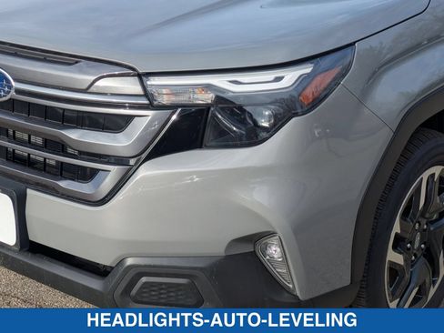 Used 2025 Subaru Forester Premium AWD/4WD image 10