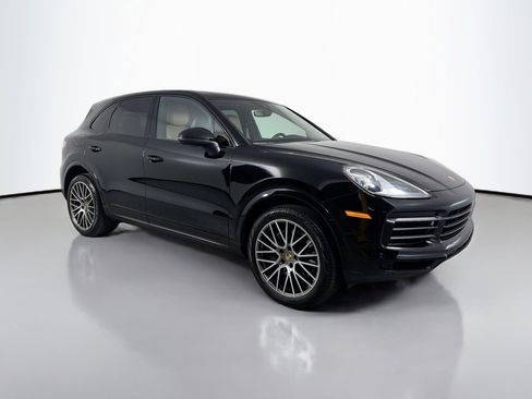 Certified 2022 Porsche Cayenne Platinum Edition image 9