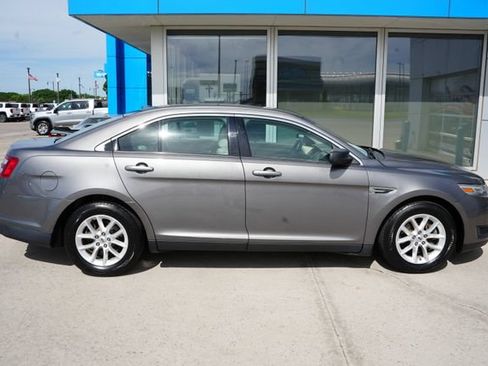Used 2014 Ford Taurus SE FWD image 29