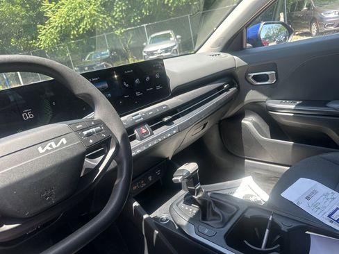 Used 2025 Kia K4 FWD image 5
