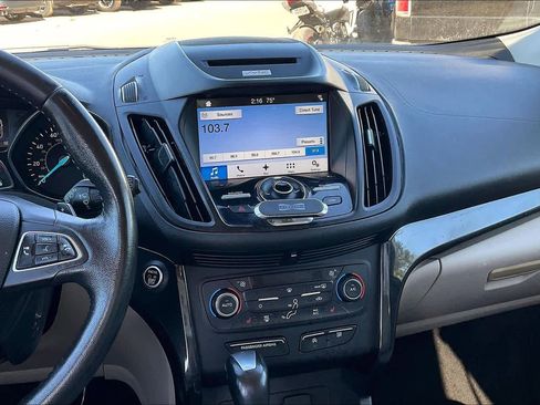 Used 2017 Ford Escape Titanium image 6