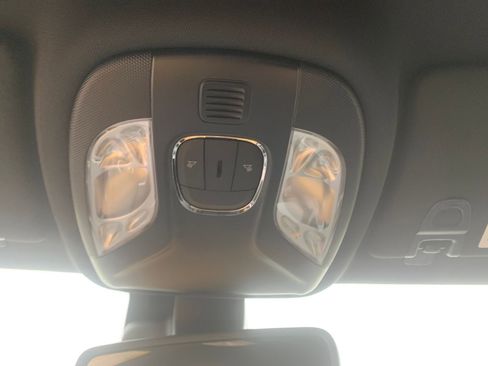 New 2026 Jeep Compass Latitude image 19