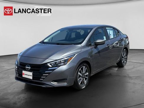 Used 2025 Nissan Versa SV FWD image 3