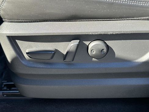 Used 2025 Nissan Armada SL image 22