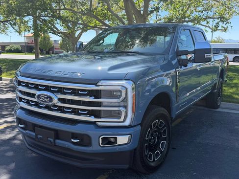 Used 2023 Ford F350 Platinum AWD/4WD image 2