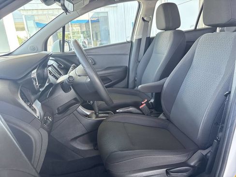 Used 2019 Chevrolet Trax LS FWD image 17