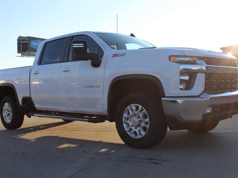 Used 2023 Chevrolet Silverado 2500 LT w/ Convenience Package image 15