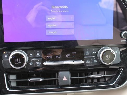 Certified 2025 Toyota Highlander XLE image 15