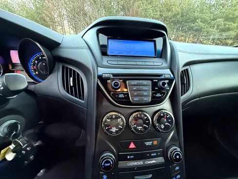 Used 2013 Hyundai Genesis 2.0T image 15