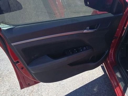 Used 2017 Hyundai Elantra Value Edition image 12