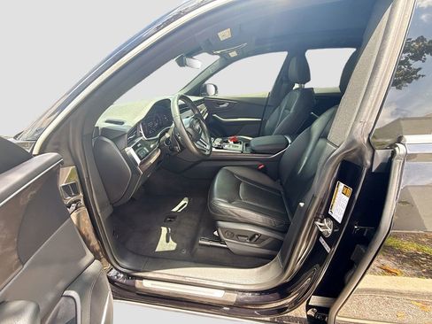 Used 2020 Audi Q8 Premium Plus w/ Premium Plus Package AWD/4WD image 23