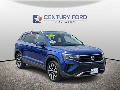 Used 2024 Volkswagen Taos SE FWD image 1