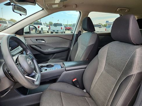 Used 2023 Nissan Rogue SV image 7