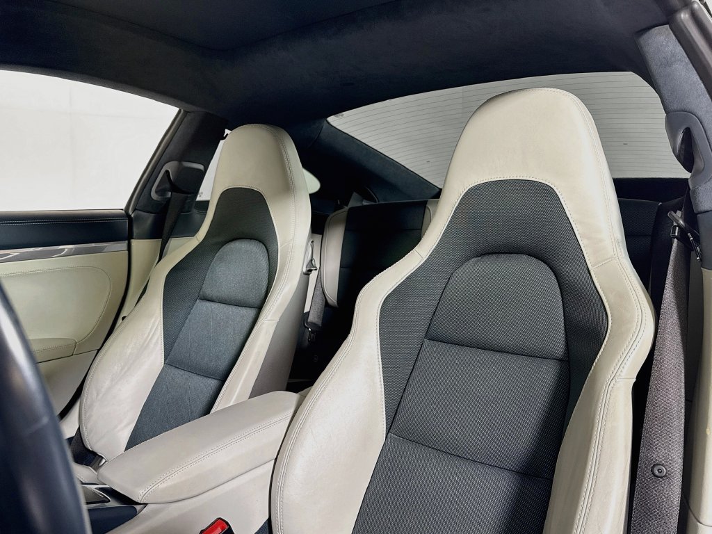 Certified 2017 Porsche 911 Carrera RWD image 5