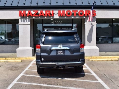 Used 2011 Toyota 4Runner SR5 AWD/4WD image 10