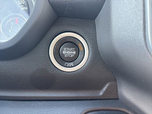 Used 2024 RAM 2500 Big Horn w/ Sport Appearance Package image 23